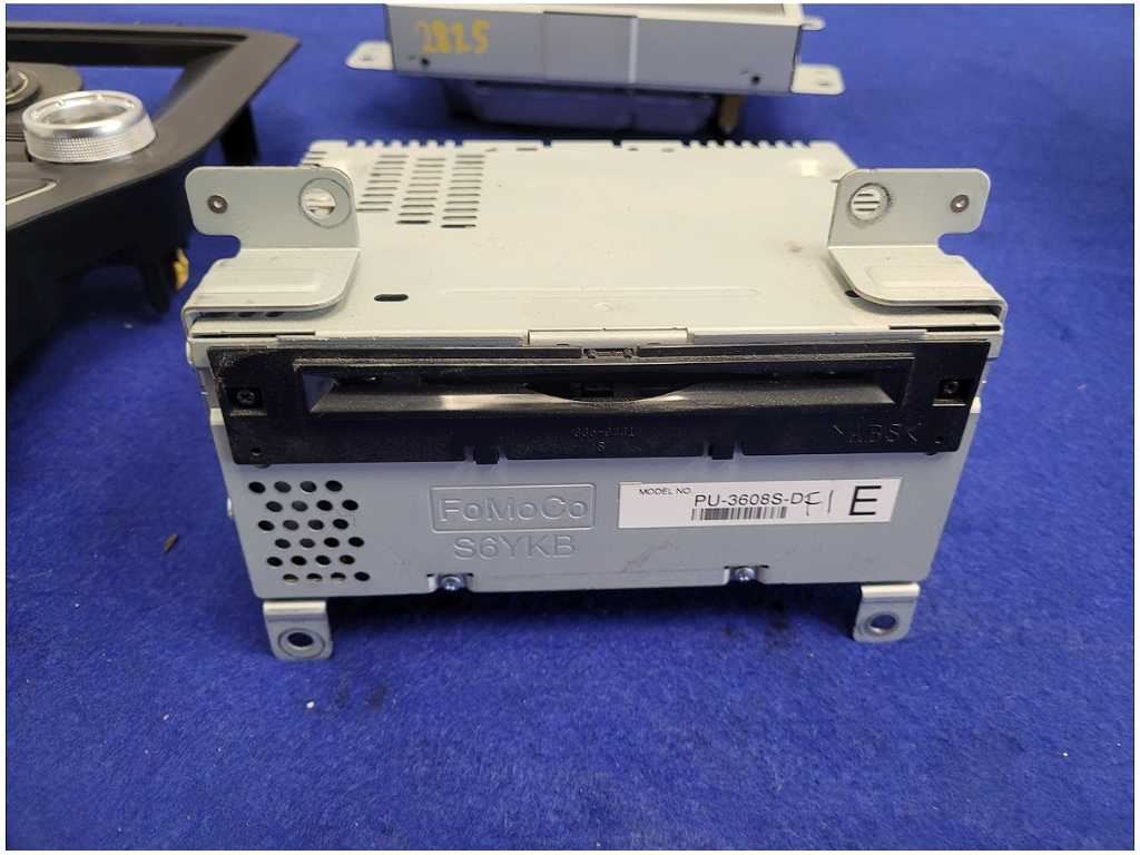 2016 Ford Mustang GT S550 Sync 3 Receiver Nav Audio Face Plate Heated 2825