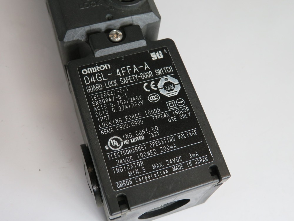 Omron D4GL-4FFA-A Guard Lock Safety Switch USED
