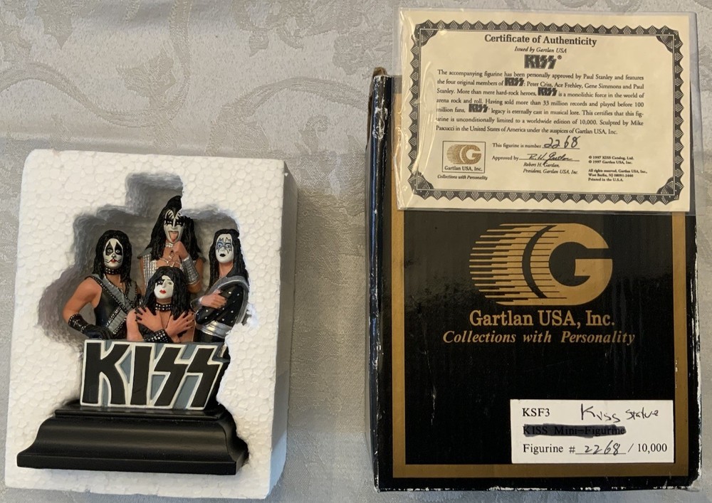 GARTLAN USA ROCK BAND “ KISS” 5 1/2 ‘ 3 1/2 STATUE 2268/10,000 IN BOX WITH CERT