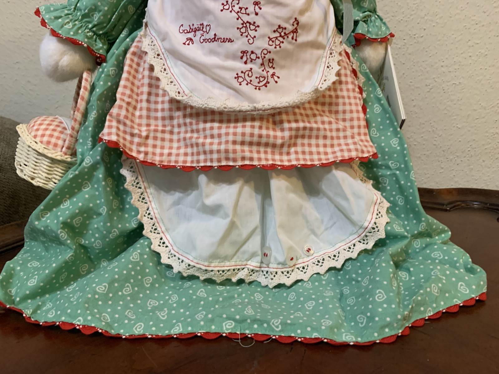 Bunnies By The Bay Gabigail Goodness 20" Bunny Hallmark 2002 Tag & Stand