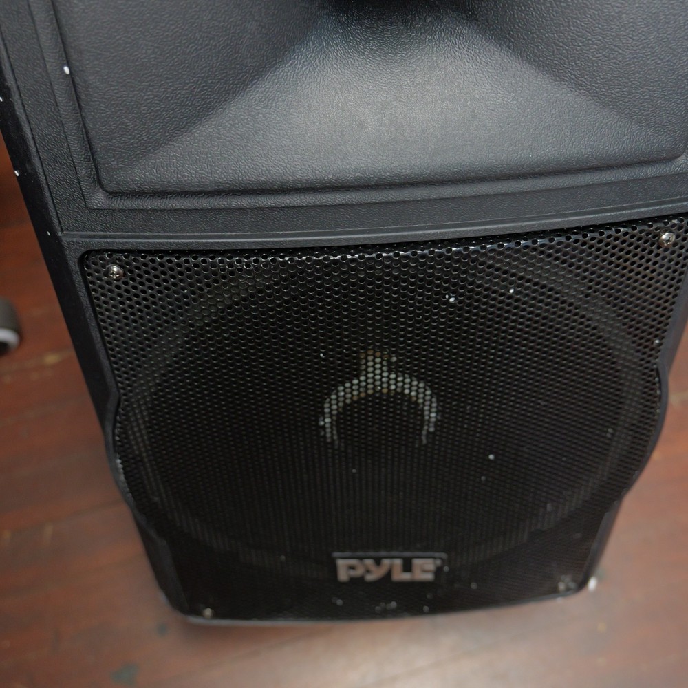 Pyle 700W Bluetooth PA Speaker System, Flashing LED Lights, Portable (Read)