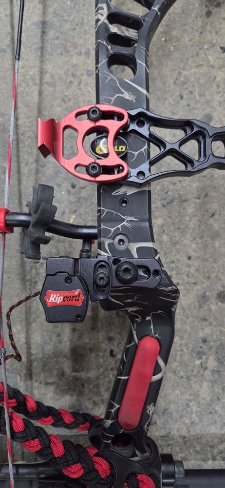 PSE Drury Outdoors Bow Madness 34 Complete Package