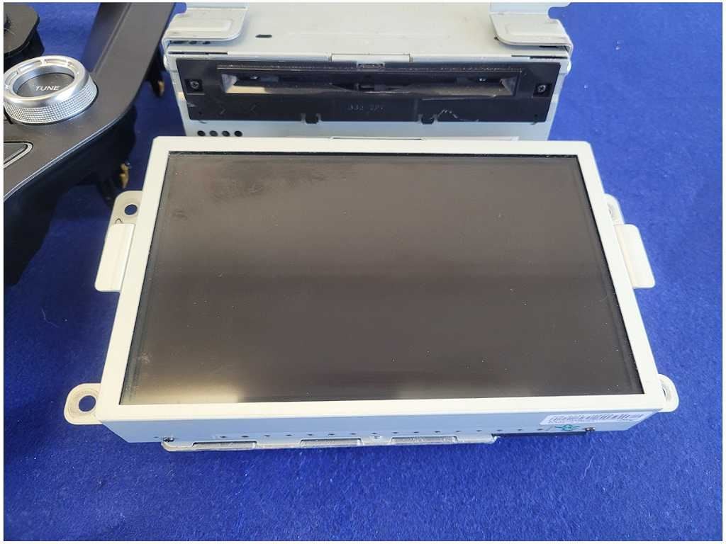 2016 Ford Mustang GT S550 Audio Sync3 Receiver Navigation Stereo Face Plate 2822