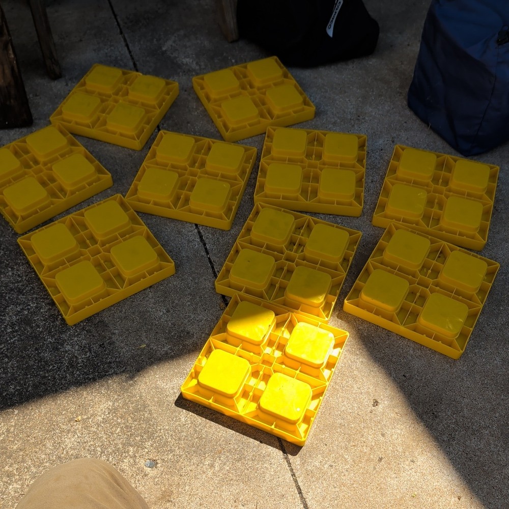 Heavy Duty RV Leveling Blocks Durable Resin Interlocking Blocks Stack 10