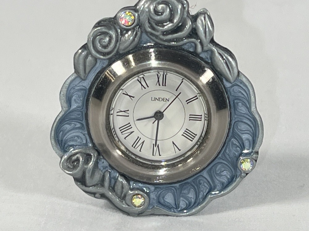 Linden Mini Clock