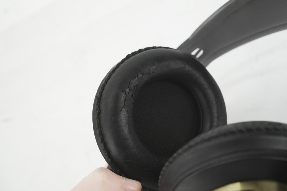 AKG K240 Studio Headphones ISSUES