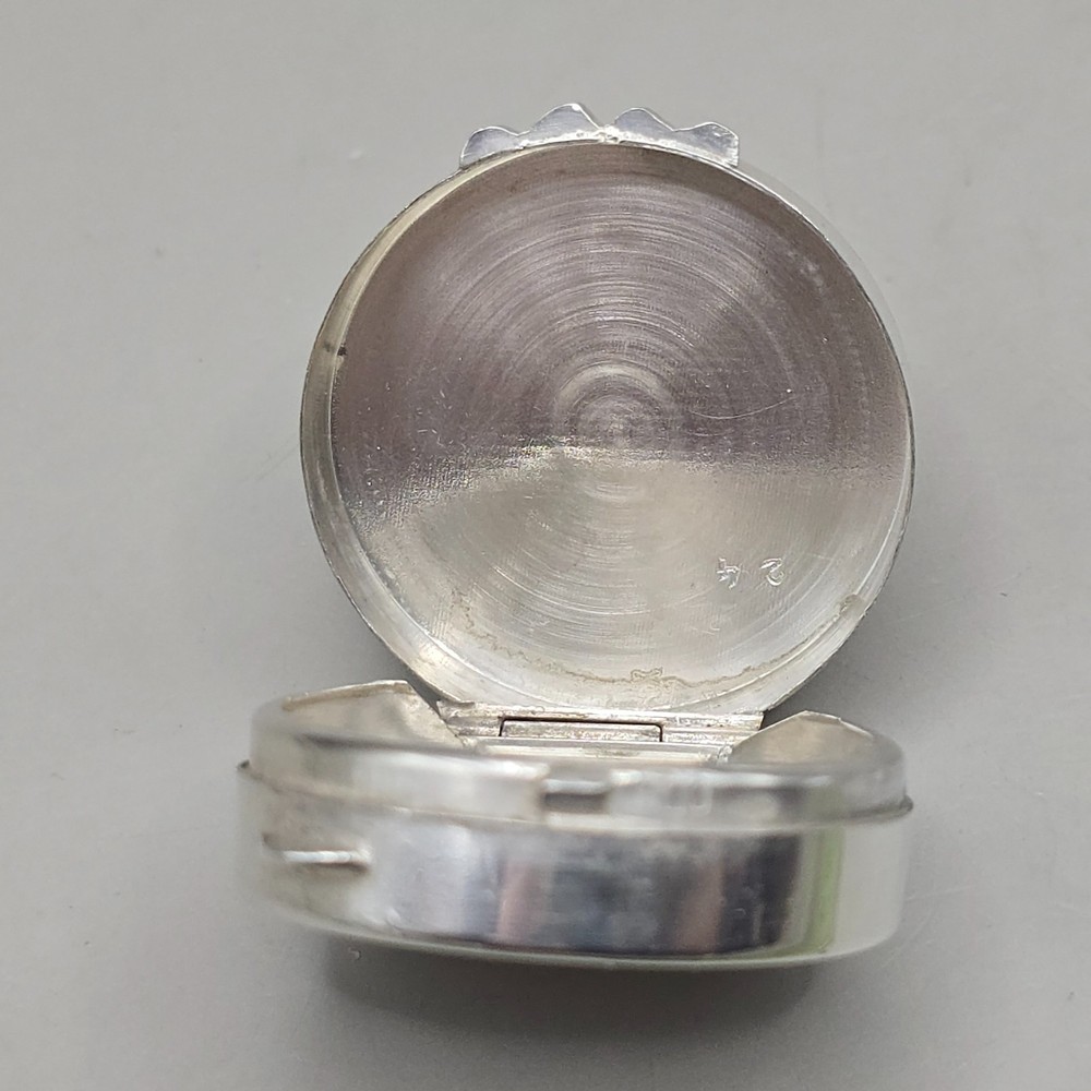 Vintage 800 Silver Engine Turned Snuff/Pill Box