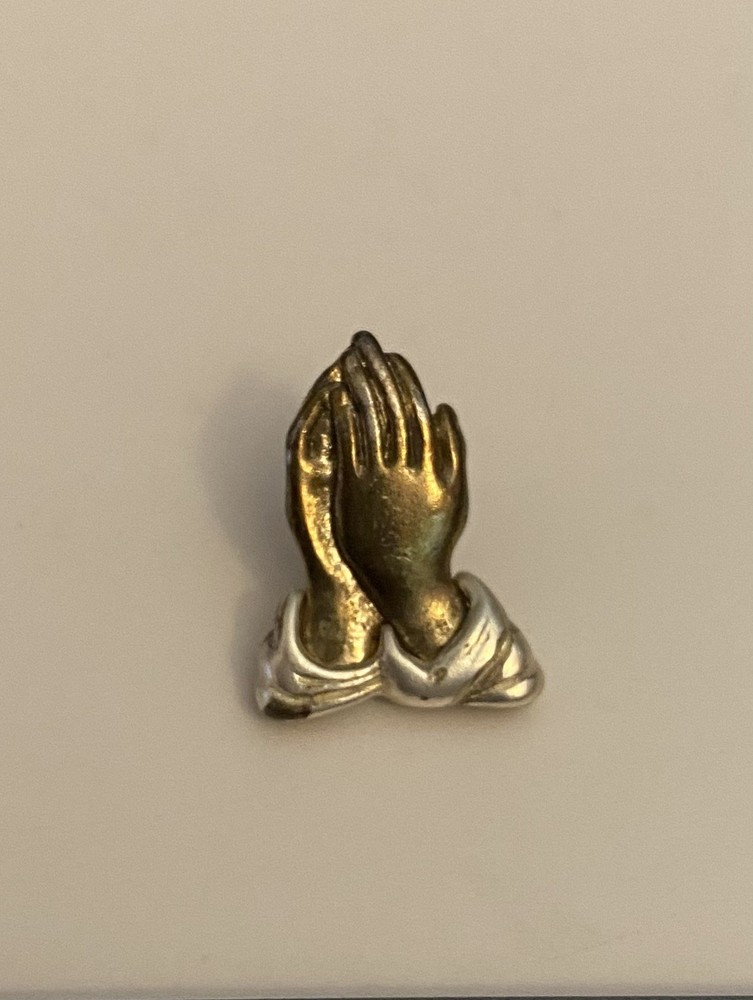 Praying Hands Lapel Pin P125