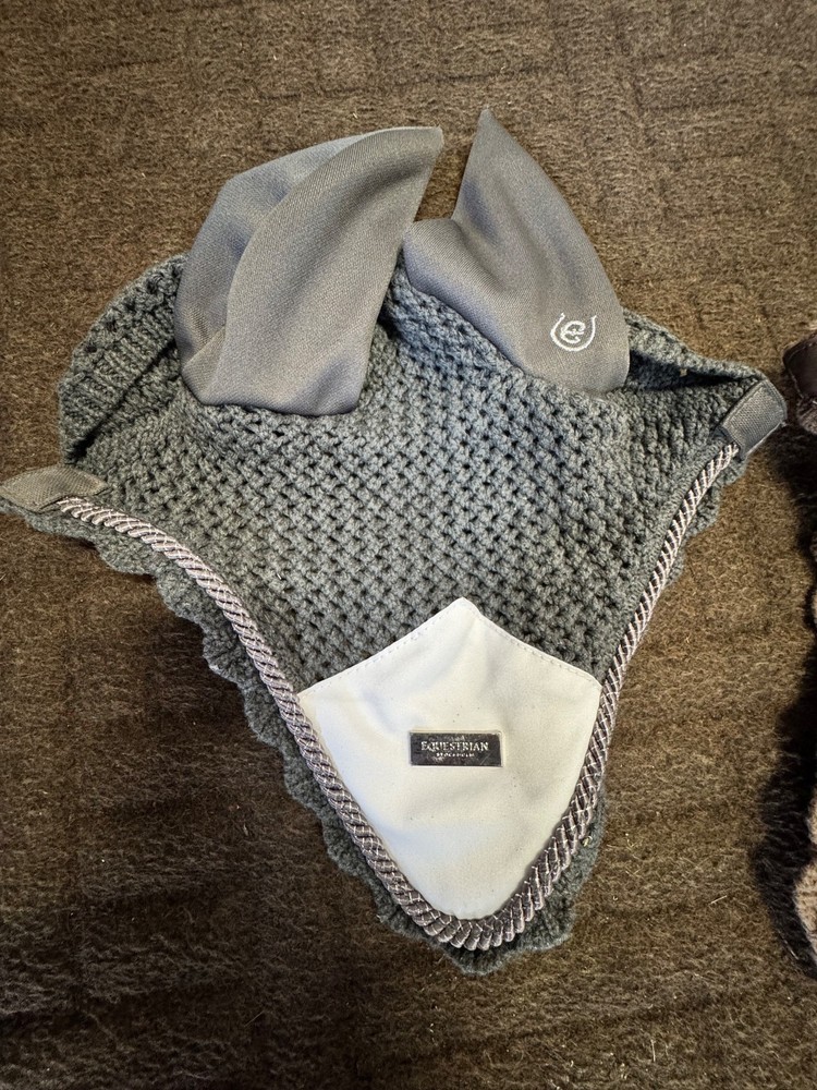 pony ear bonnet