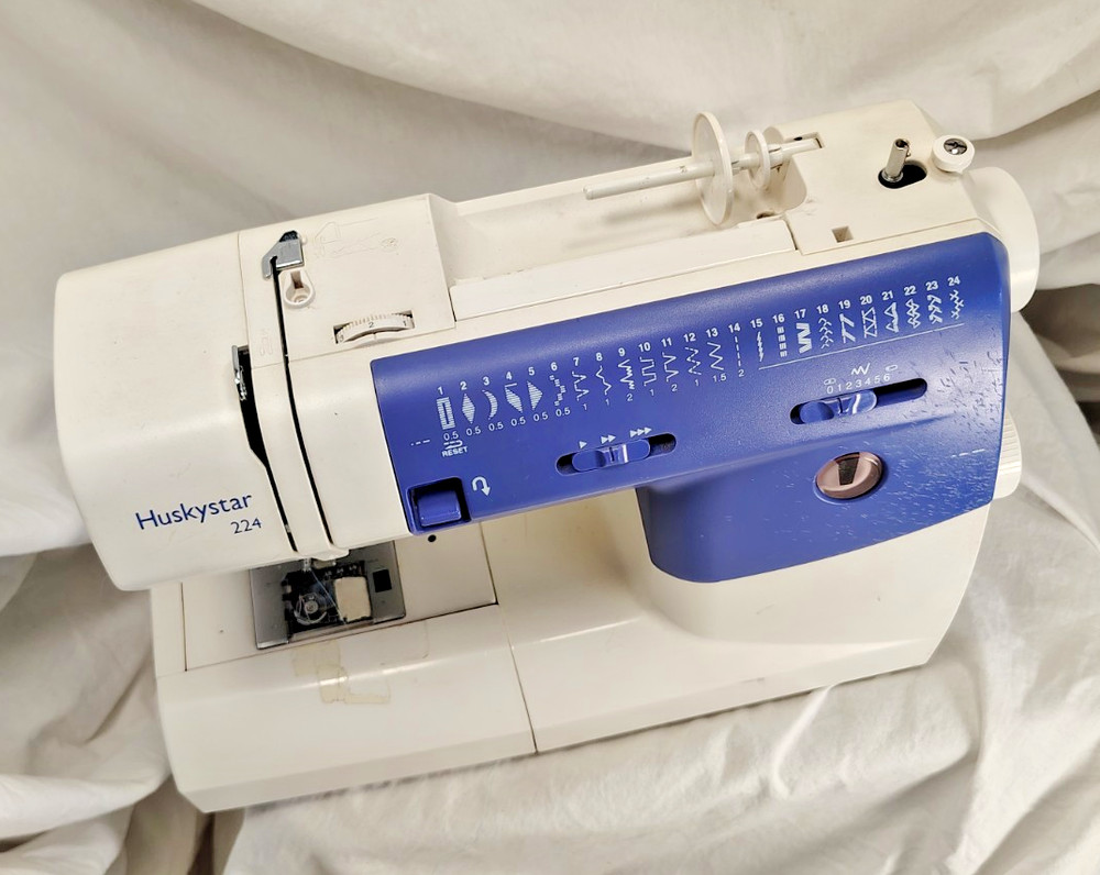 Husky Star sewing machine, #224, no power cord, untested