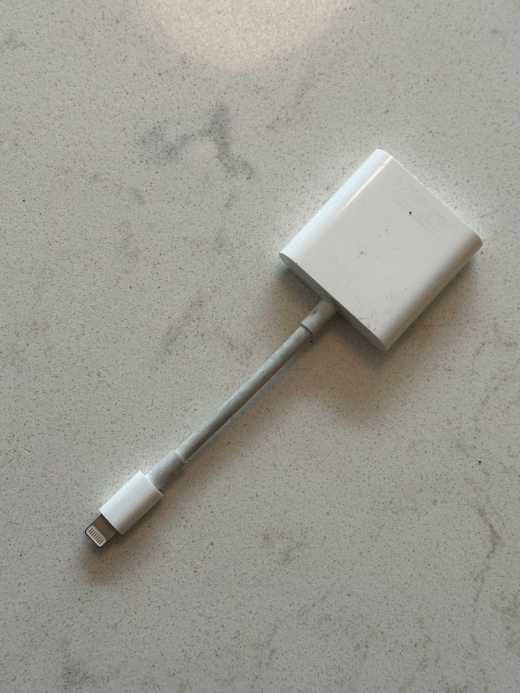 Apple Lighting to USB 3 Camera Adapter A1619