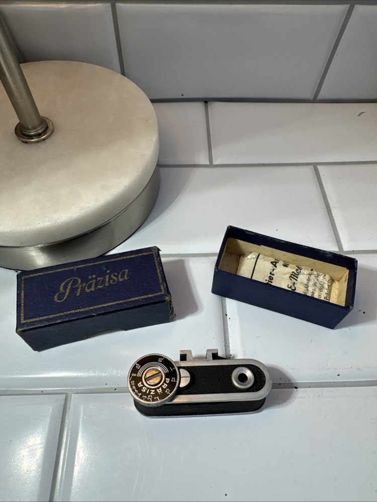 Prazisa Vintage Distance Finder