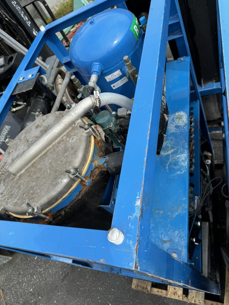 Vogt Ice Maker Machine Model 4000, High Capacity Ice Machine,Working When Pulled