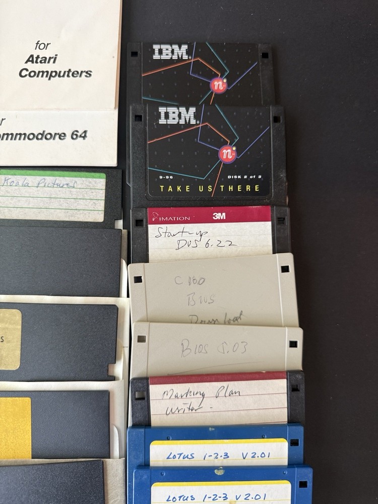 VTG Mixed Lot Computer Games Software Commodore 64 Atari Tandy Apple IBM READ