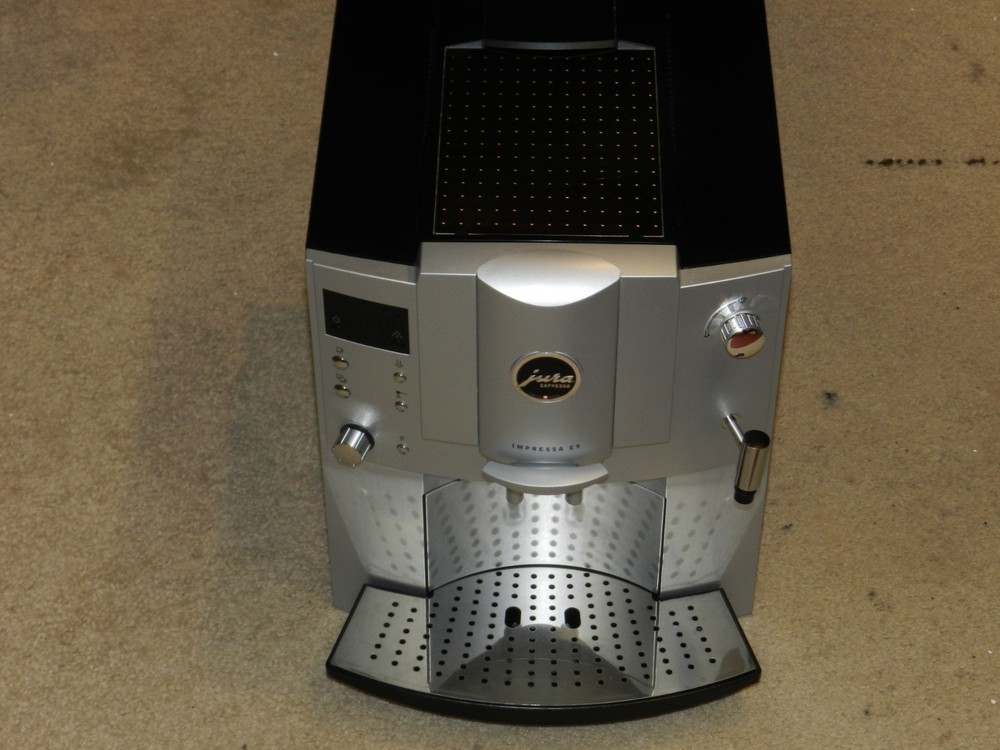 JURA IMPRESSA E9 SUPERAUTOMATIC ESPRESSO MACHINE EXCELLENT COND.