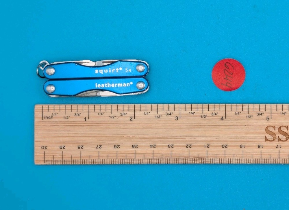 Leatherman Squirt S4 Multi-Tool, Key Ring, Retired, BLUE!