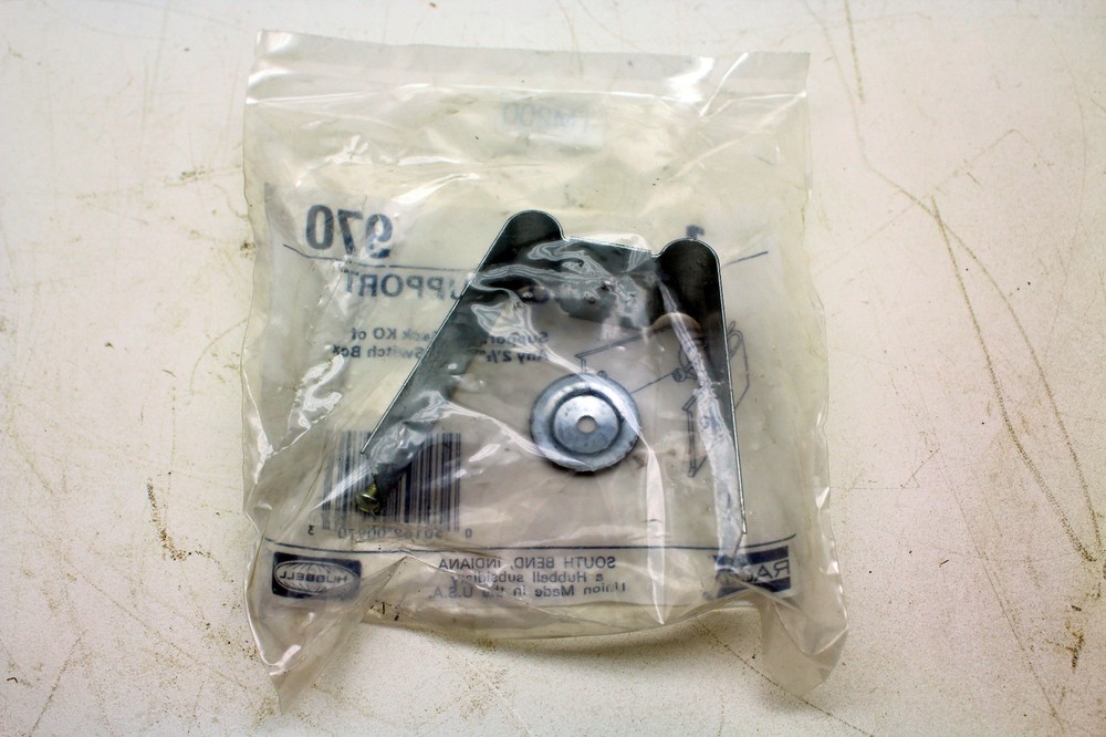 Hubbell Switch Box Support 2 1/2'' Deep Switch Box 970