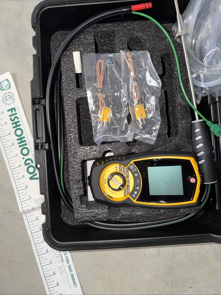 UEI C163 COMBUSTION ANALYZER IN CASE