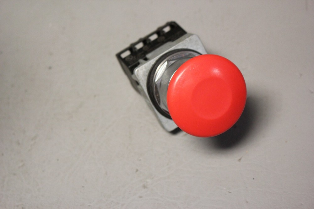 UNUSED SIEMENS EMERGENCY STOP PUSHBUTTON 52PP2W2A