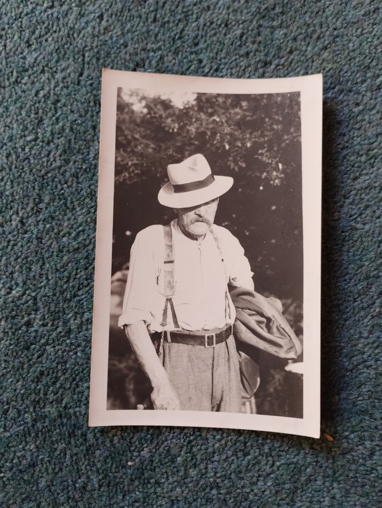 Kvc62c Old Photo Man In Hat