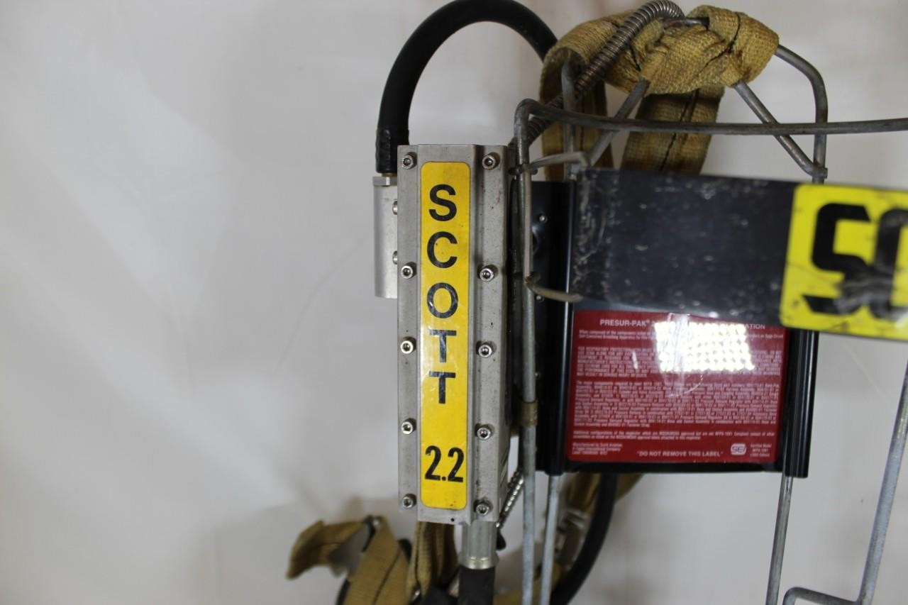 Scott 2.2 SCBA Harness with EZ Flow Regulator