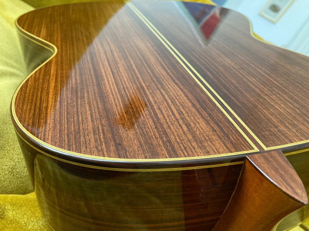 Mitsuru Tamura classical guitar No. 1500 – 1976 – solid wood, signed