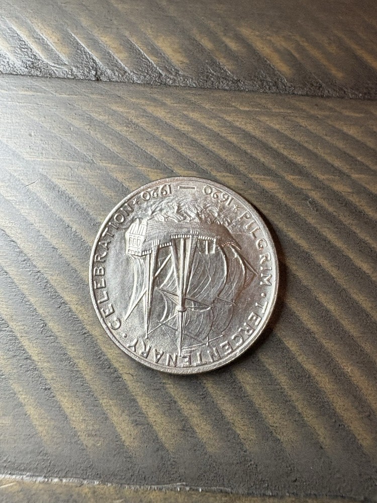 1920 Pilgrim Tercentenary Half Dollar 90% Silver Commemorative Mayflower 0260