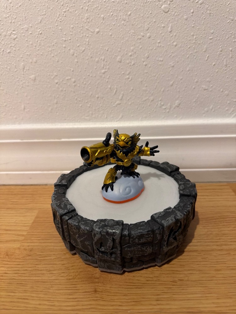 Skylanders Giant Figures | 14 pieces total | Read description