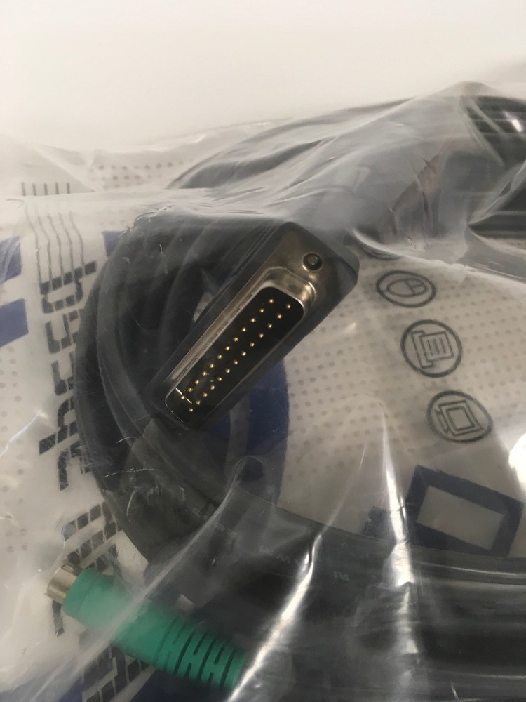 2L-1603P Links PS/2 computer to Master View CPU Switch CS-128 KVM Cable