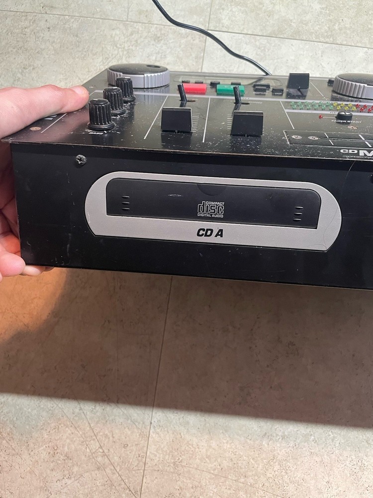 Numark CD Mix 1 Professional CD Mixing Console Turns On *read* Damaged