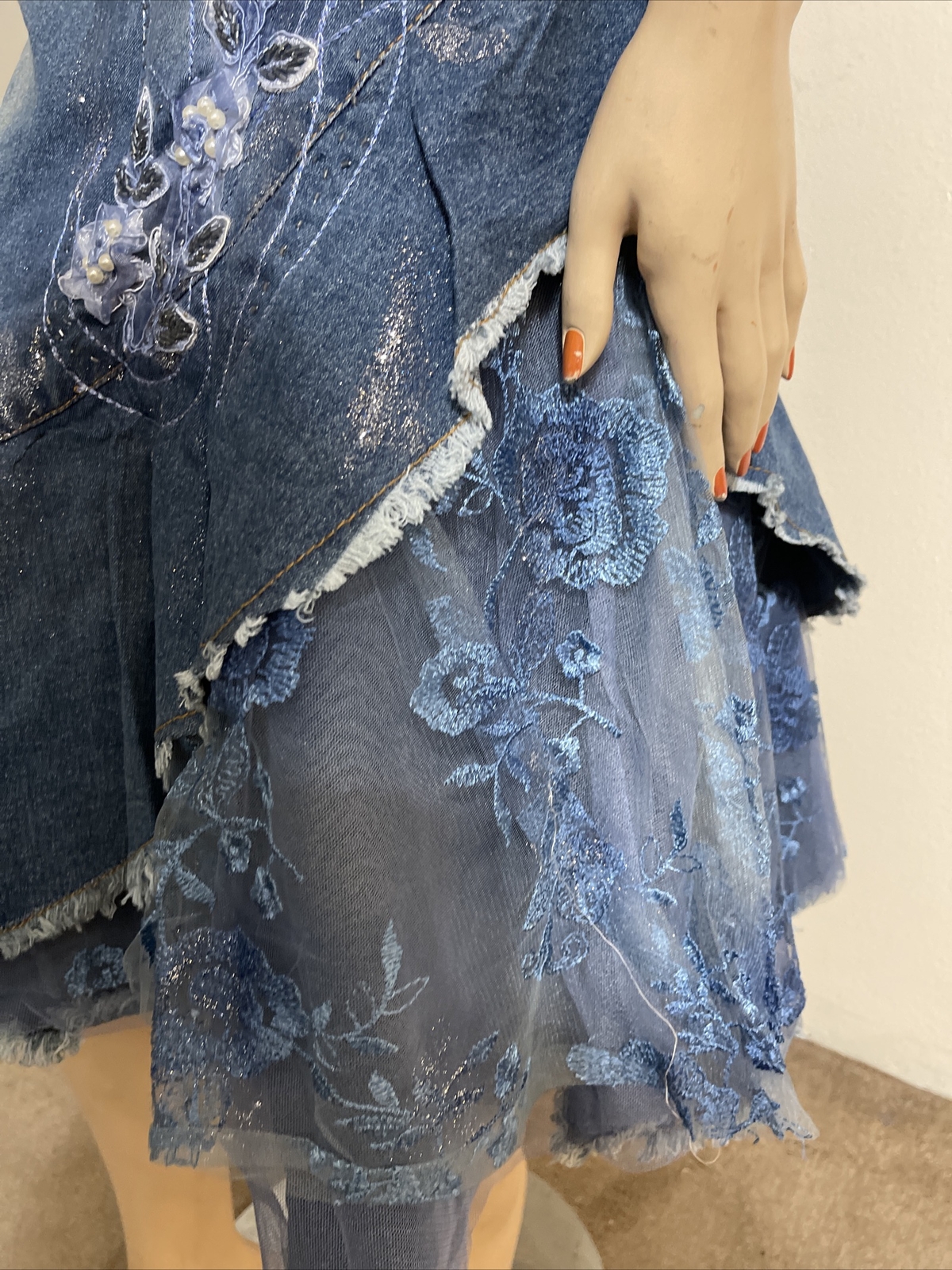 Blue Denim Casual Hippie Boho Beaded Lace Embroidery Ruffle Zip Size M Skirt 901