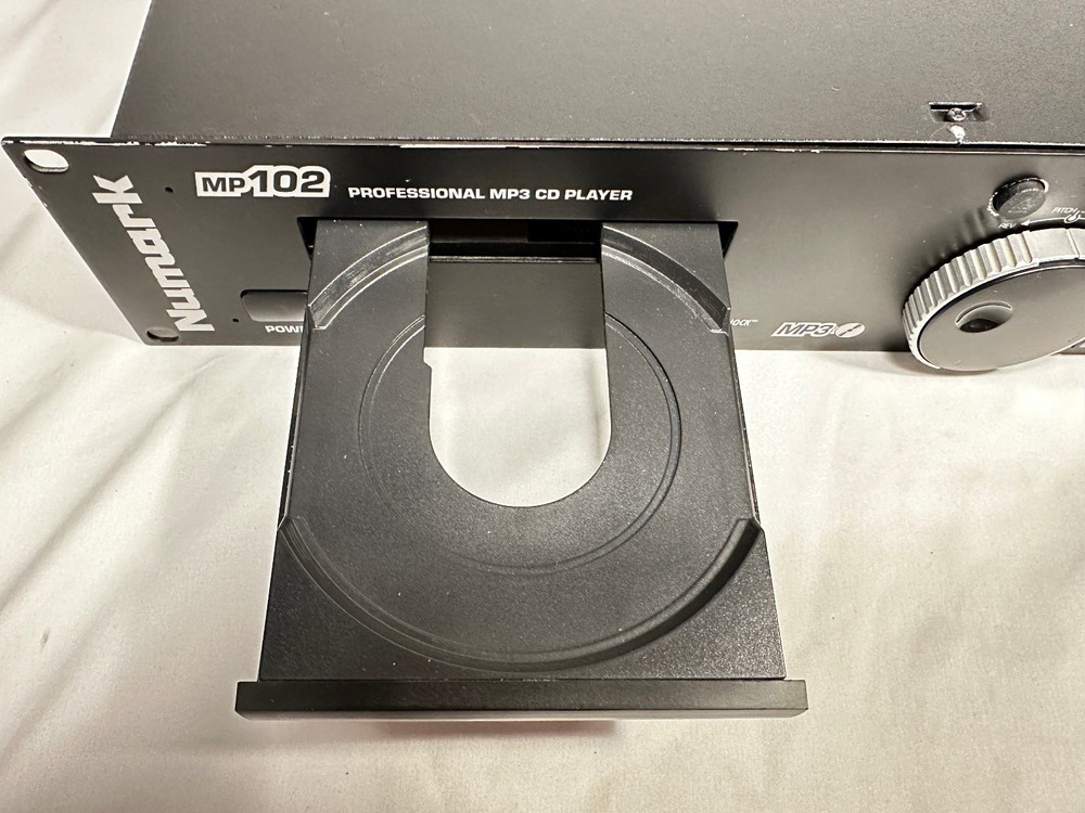 Numark MP102 Professional MP3 CD Player w/Rack Mount