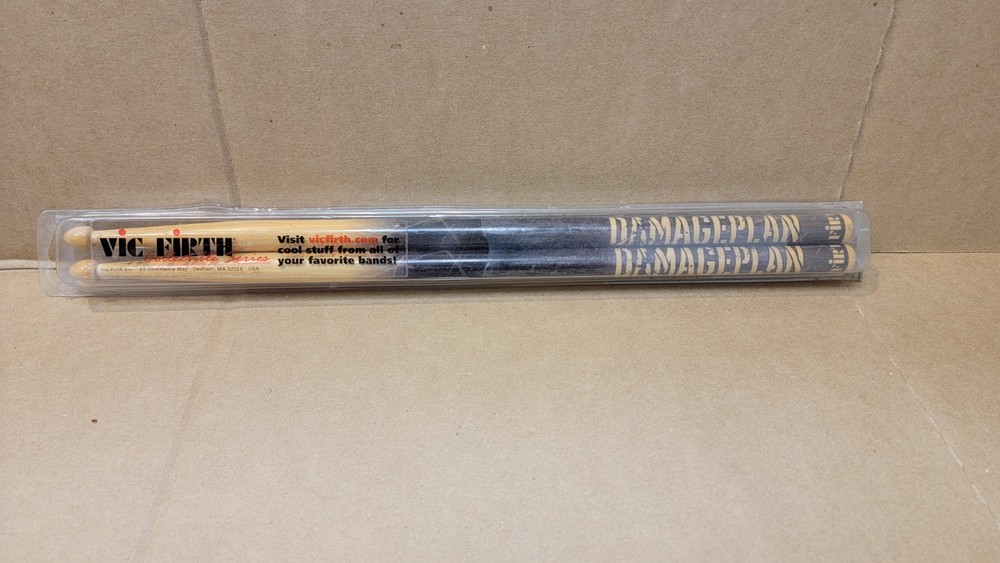 1 Pair Vic Firth DAMAGEPLAN Licensed Drum Sticks