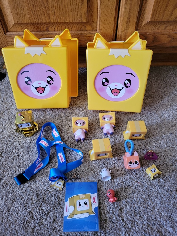 Lanky box  2 Mini Foxy mystery empty plastic boxes With Figures