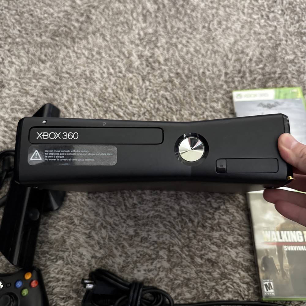 XBox 360 Slim Bundle 120GB, 6 Games, Power Cable, 2 Controllers, Kinect TESTED