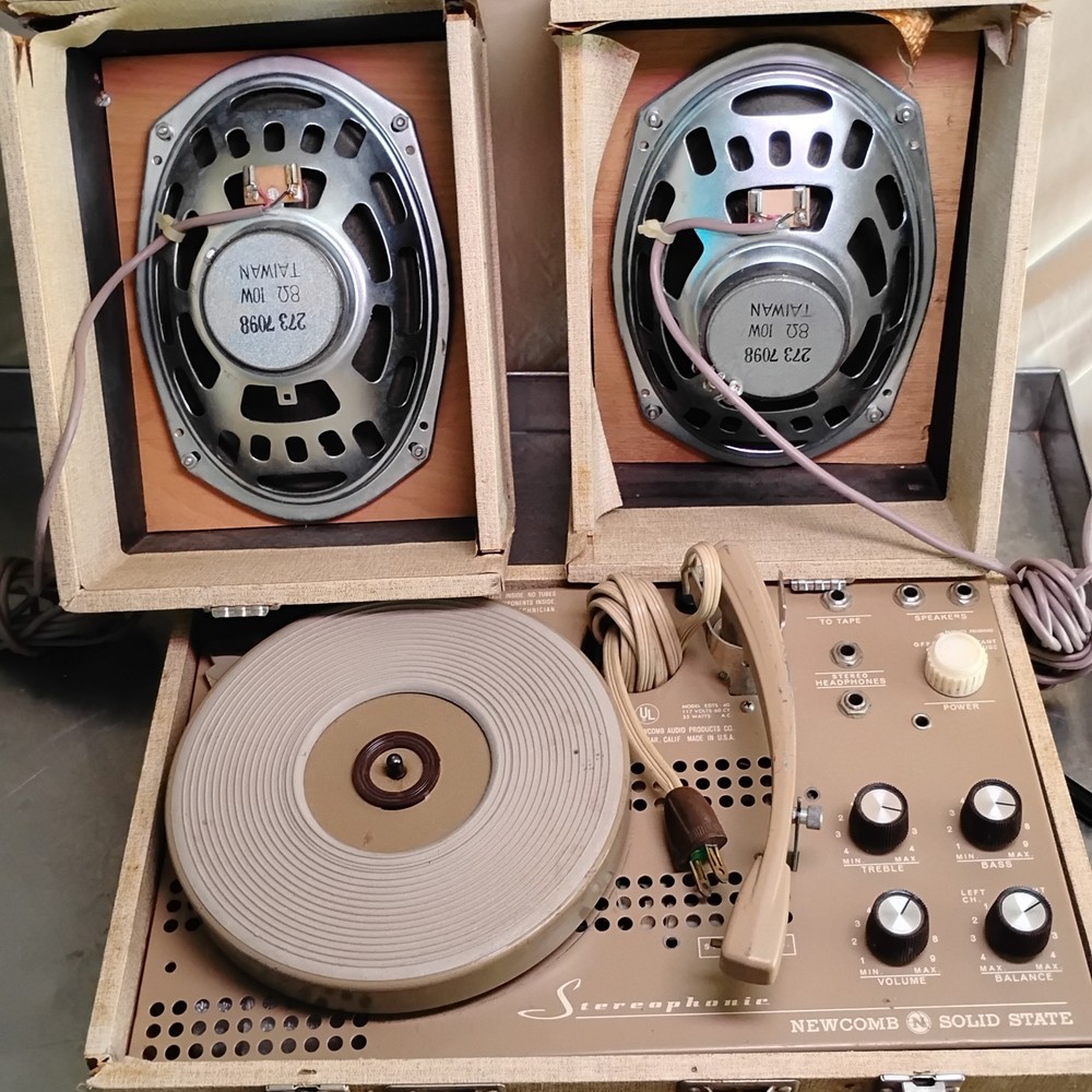 1968 Newcomb Stereophonic Record Player EDTS 40 Solid State Basket Case