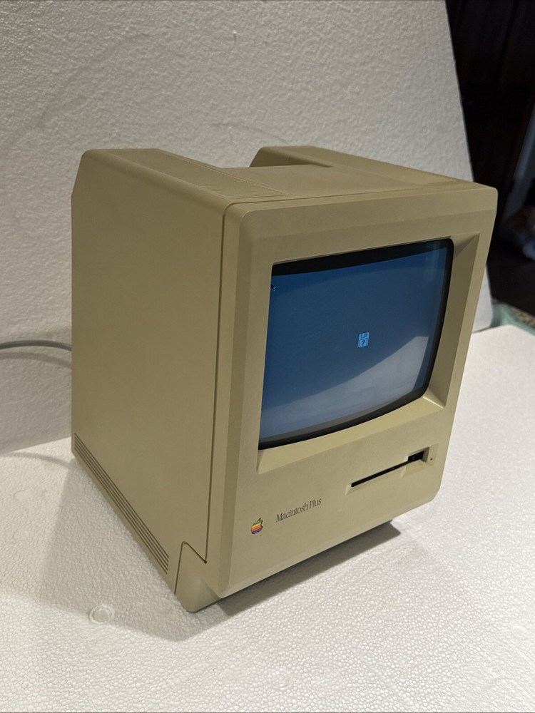 Vintage Apple Macintosh Plus M0001A