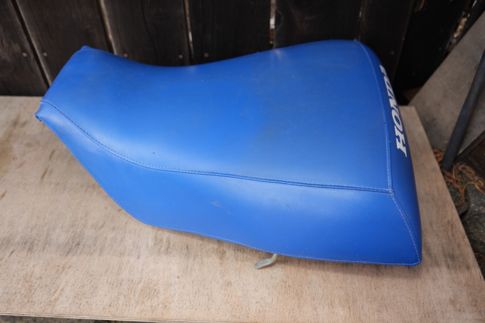 1987 Honda ATC 250ES BIG RED Seat Base Pan Saddle OEM 1985-1986-1987
