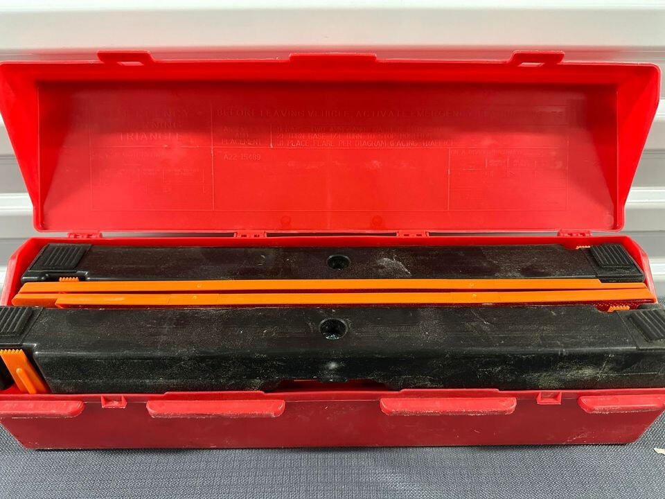 Emergency Reflective Warning Triangle Model 1005