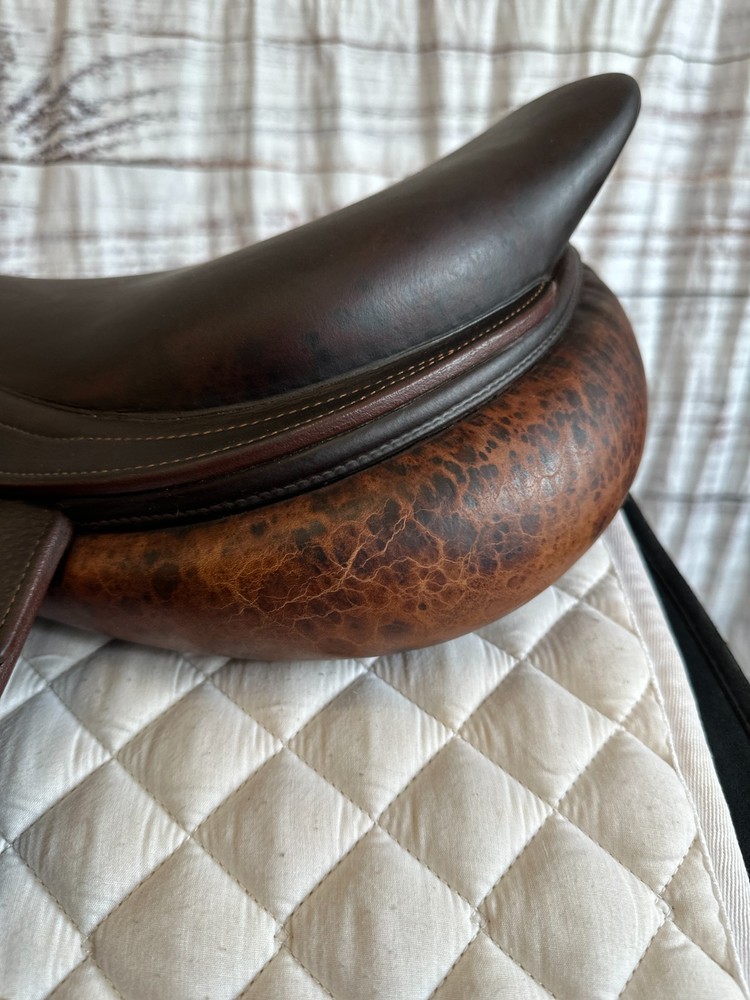 CWD 17.5 Jump Saddle SE02