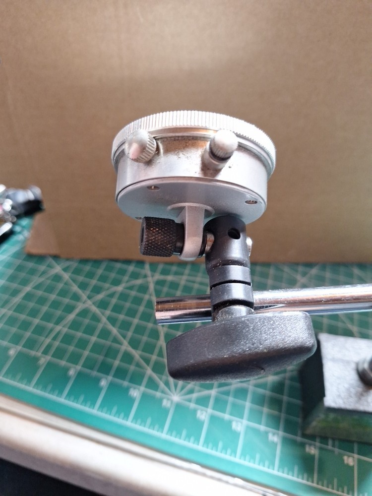 Multipositional Magnetic Base w/Fine Adjustment Model 5645 W/dial Indicator .001