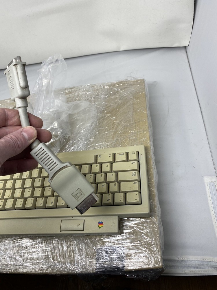 Vintage Apple Macintosh 6100/66 PowerPC Computer