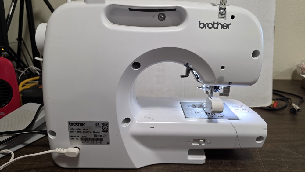 Brother CS-6000i Computerized Sewing Machine