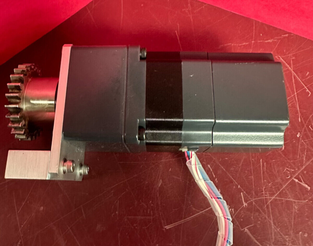 AS IS UNTESTED Vexta A4595-9215KPGM 5-Phase 0.1° Step/Stepping DC Motor
