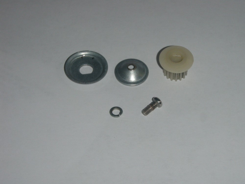 Oster Bread Maker Machine Small Timing Gear For Motor Shaft Model CKSTBRTW20