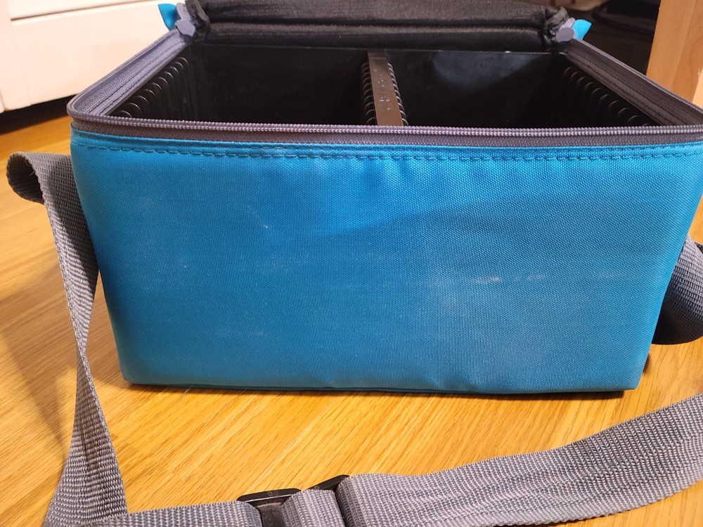 Case Logic 30 CD Carrying Case With Strap Storage Blue