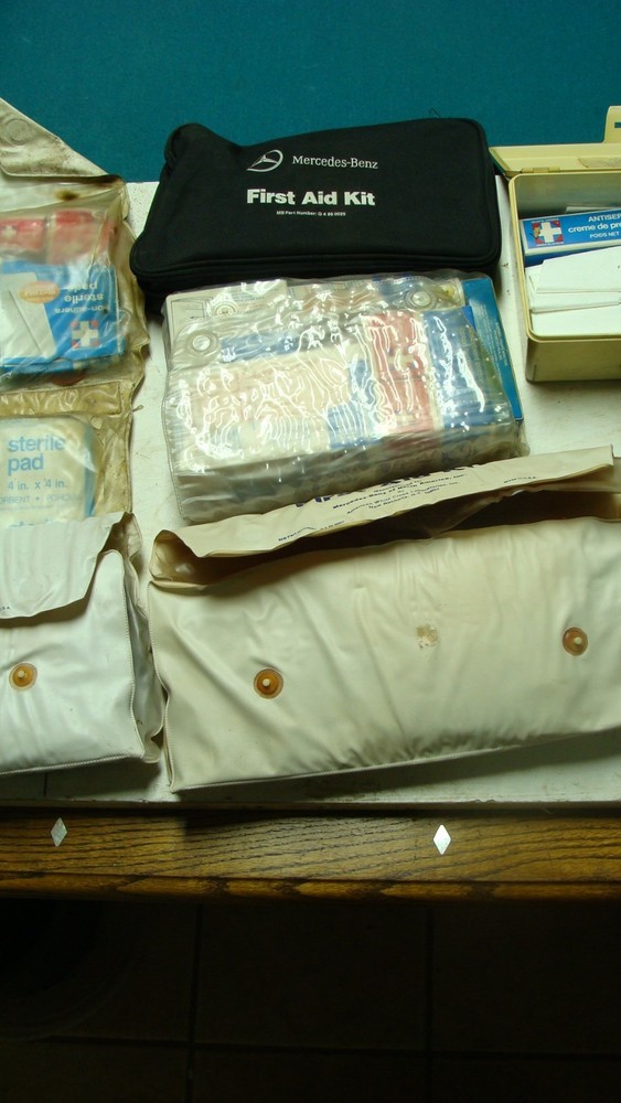 6 Plus Mercedes First Aid Kits