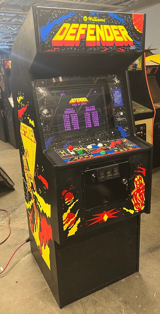 DEFENDER ARCADE MACHINE by WILLIAMS 1981 (Excellent Condition) *RARE*