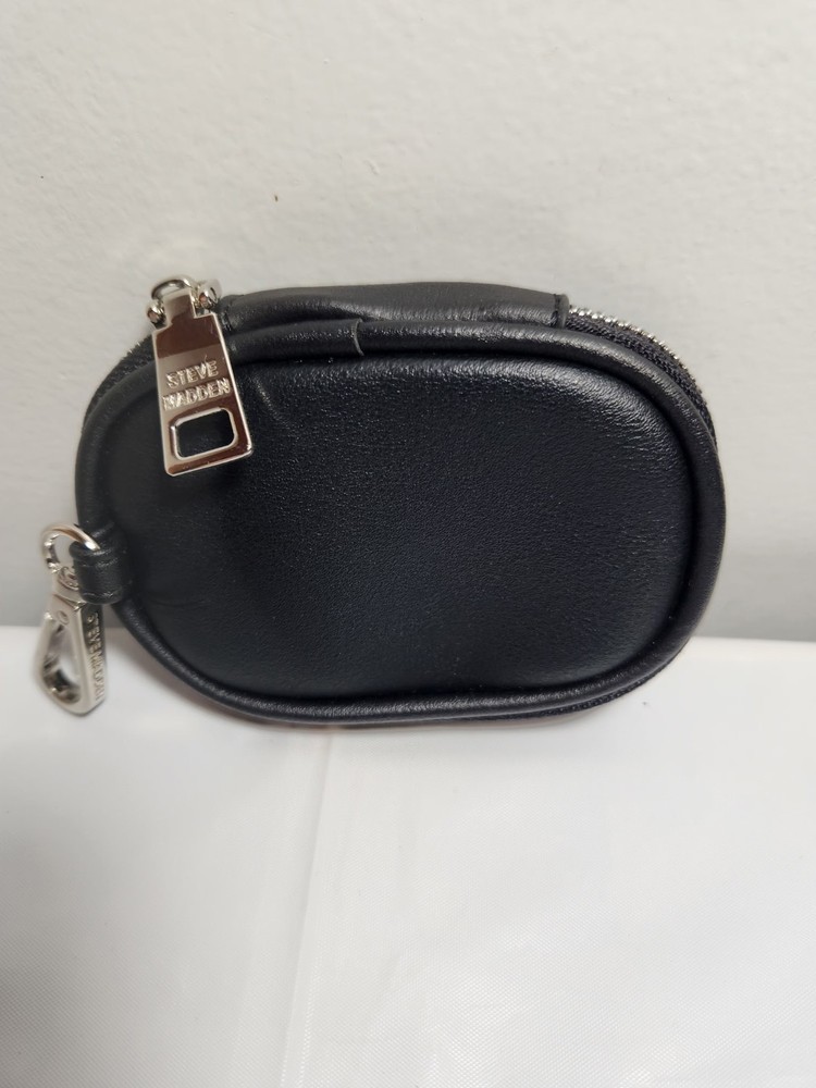 Steve Madden Wireless Earbud Case