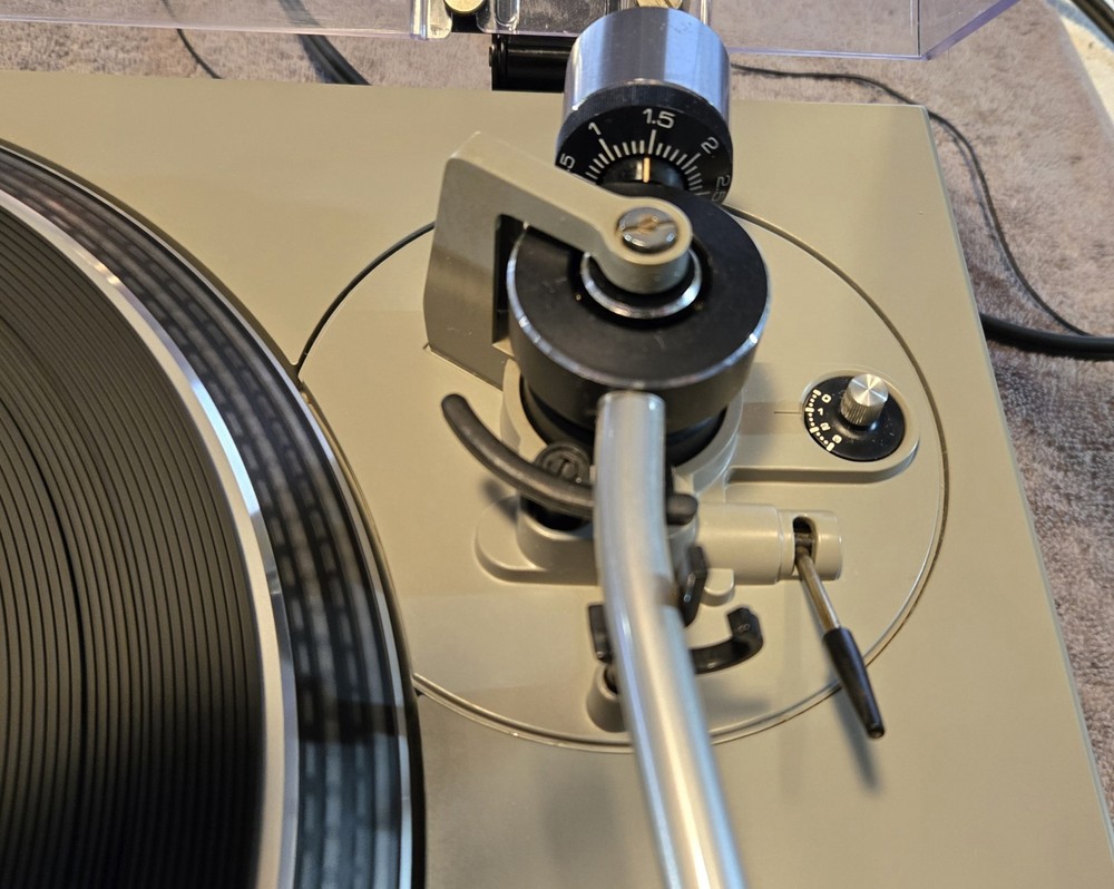 Technics Direct Drive SL-1500 Manual Turntable, Serviced, Recapped.